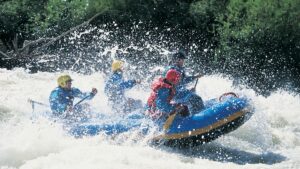 Leia mais sobre o artigo Rafting em Brotas: Quanto custa e onde fazer